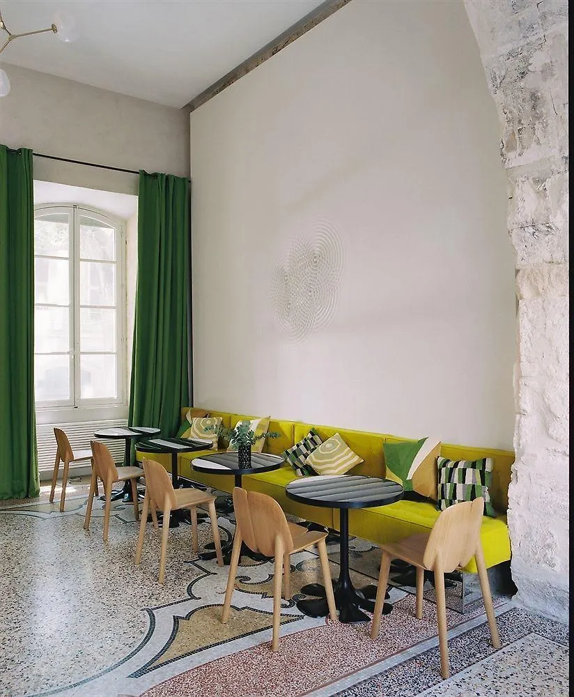 **  Hotel Du Cloitre Arles Franciaország